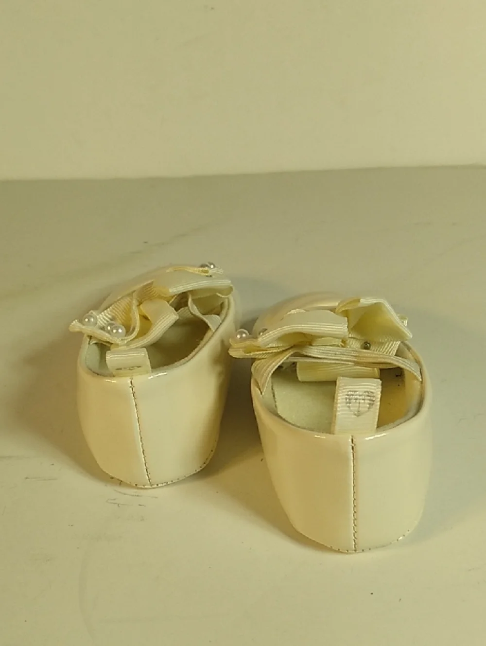 Baby Cream Bow Dress Shoes with Pearl Accents. Size 6/9. Baby Shoes.